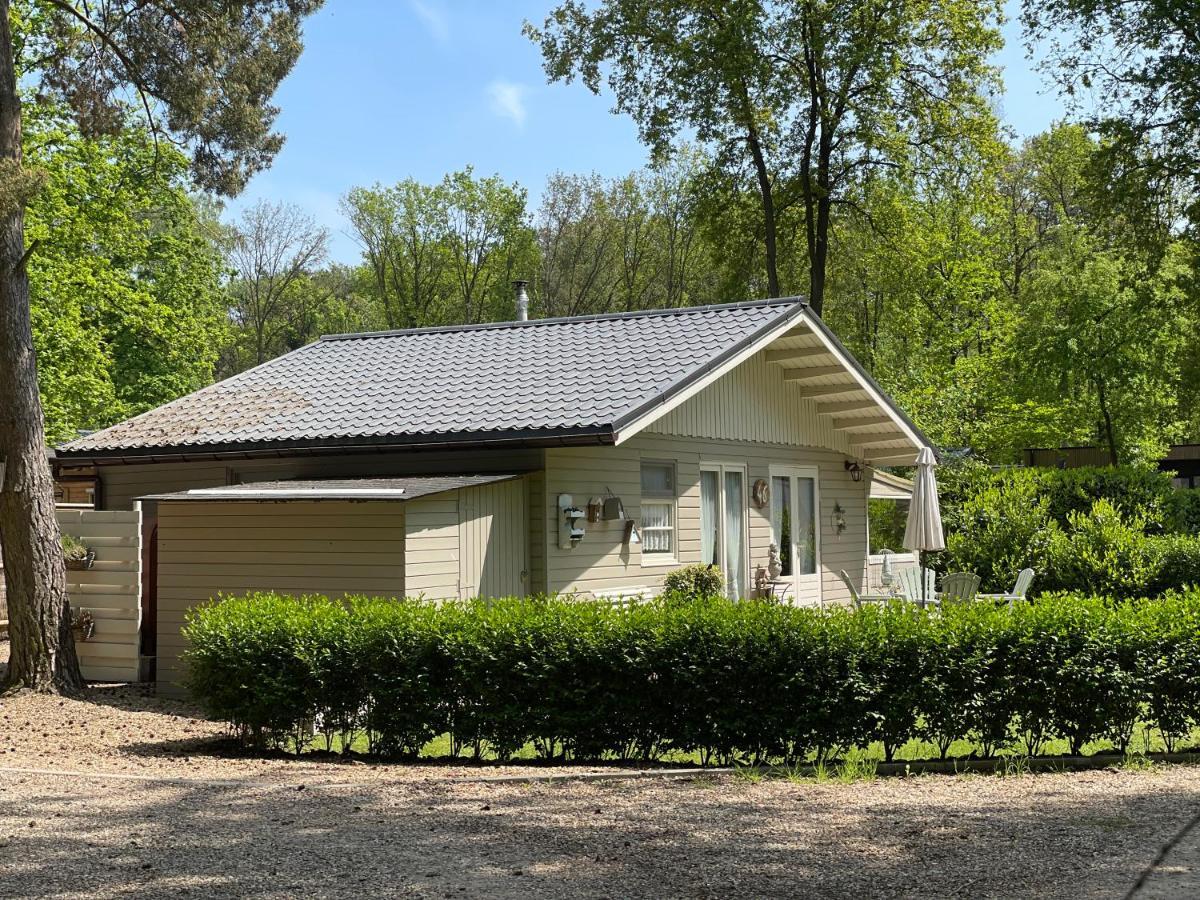Chalet Sint-Hubertus Zutendaal Eksteriør billede
