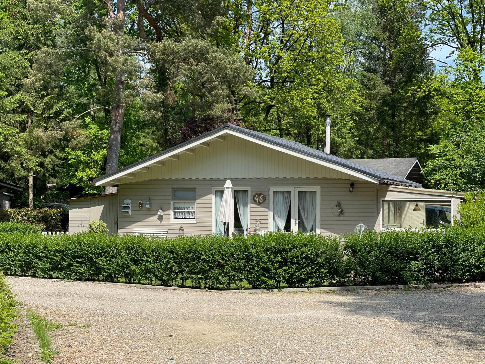Chalet Sint-Hubertus Zutendaal Eksteriør billede