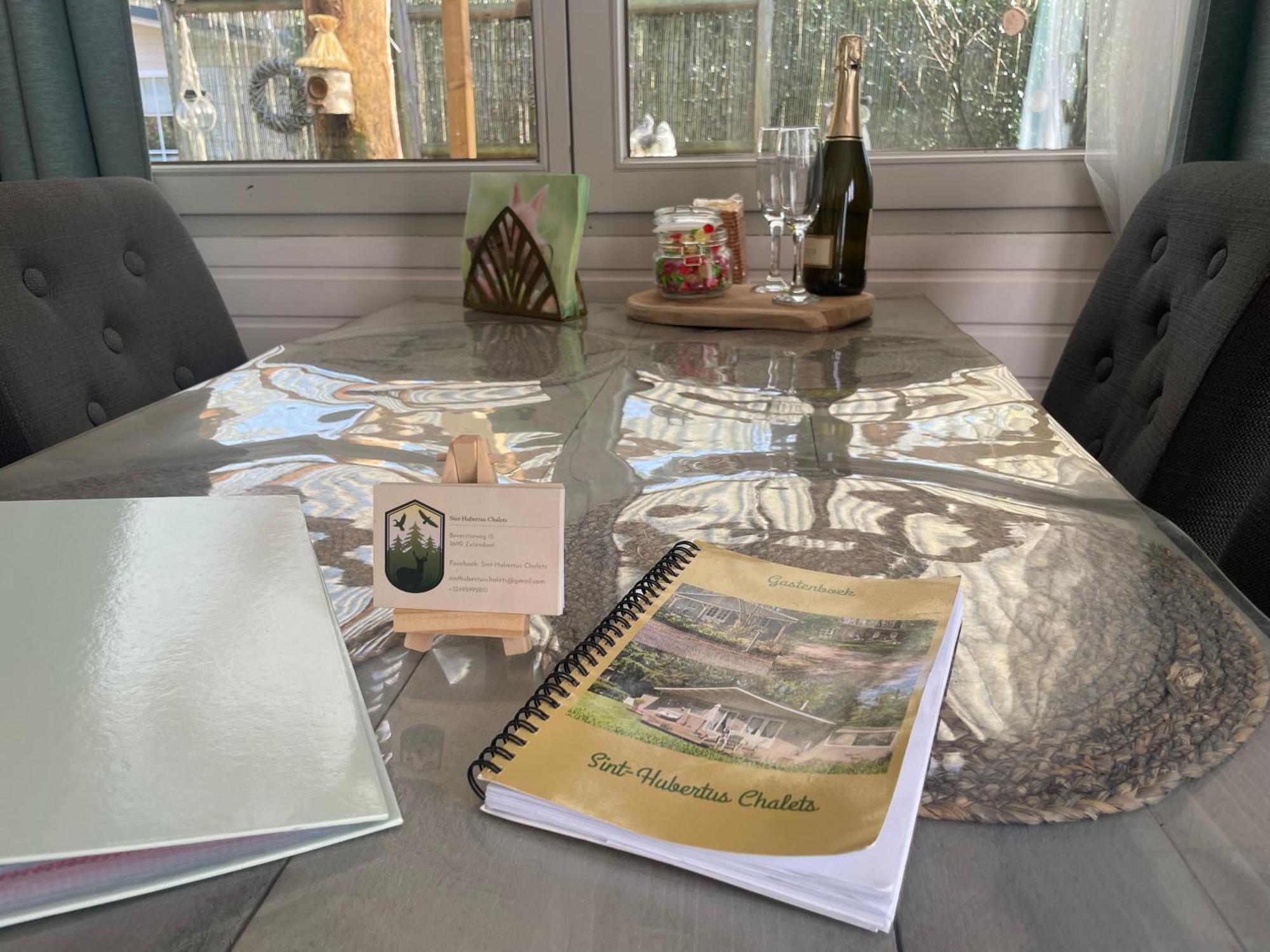Chalet Sint-Hubertus Zutendaal Eksteriør billede